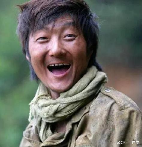 娱乐圈最丑的10位明星，有人抛弃原配娶美娇妻，有人被骗财骗色