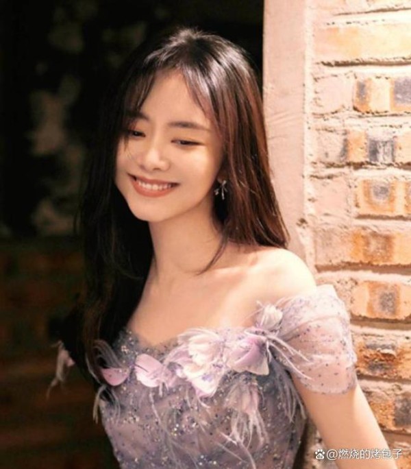双向奔赴的养成系佳话：湖南卫视连发20条谭松韵背后的铁血与柔情