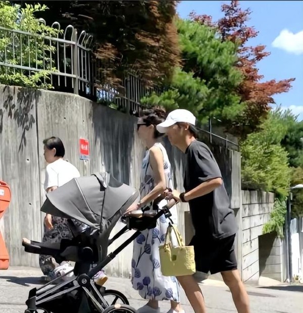 宋慧乔独自逆袭，宋仲基家庭争议！