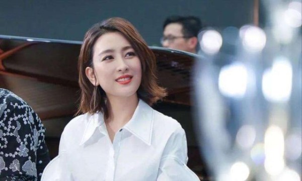 李小璐出事没有兄弟帮，她出事后就有人罩着