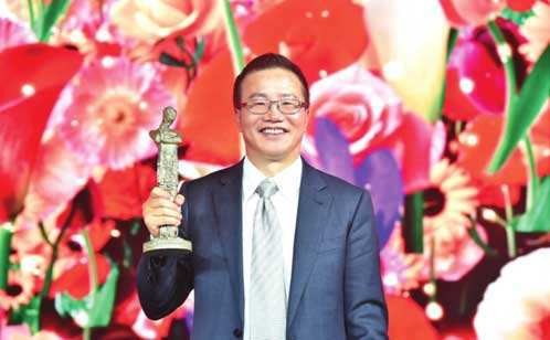 从放牛娃到制药大王：浙江天台俞德超42岁创业，52岁成30亿大富豪