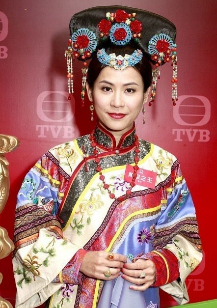 宣萱法令纹明显