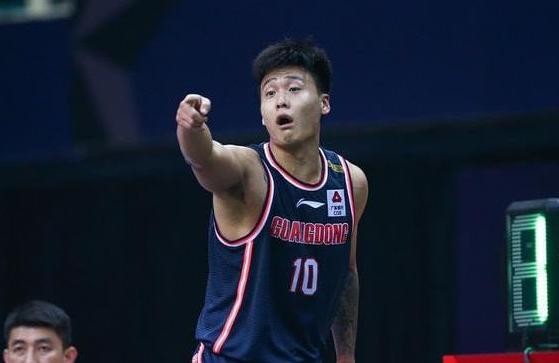 赵睿矛盾升级！网友感叹“上梁不正下梁歪”，网友：他是模仿杜锋
