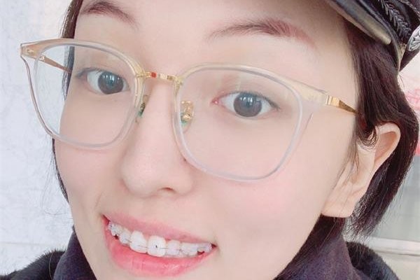 张凯毅怎么那么有钱 美妆博主中唱歌最好听的性格也带劲