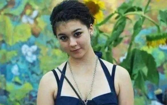 张铁林的混血女儿颜值惊艳，真正的格格令人惊叹