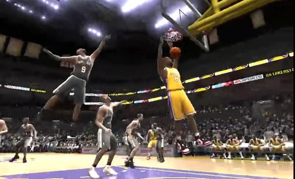 NBA LIVE 2005游戏图片5