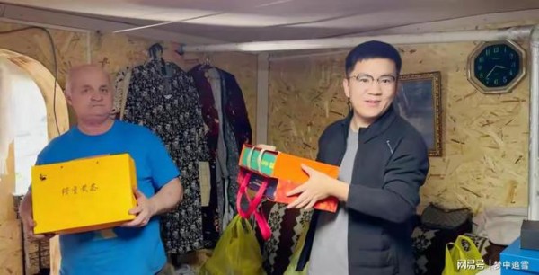 阿楠和小哒莎，因为表哥辅佐成功！他睿智之人，同时管理四个账号