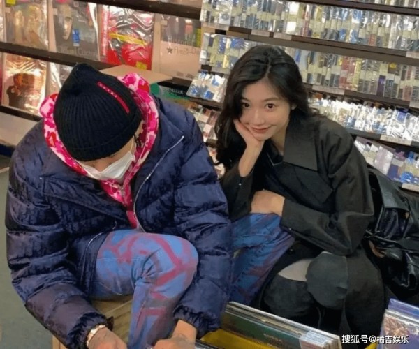 马思唯易梦玲已经分手！他俩互相取关的状态