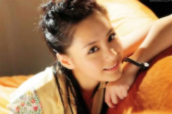 钟欣潼门艳高清全集 钟欣潼当年为何让陈冠希拍照而不阻止