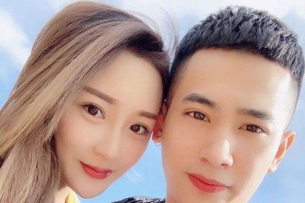 吴迪女朋友王文静家庭背景 过个几天不直播就说回归