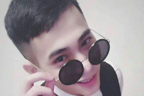 吴迪女朋友王文静家庭背景 过个几天不直播就说回归