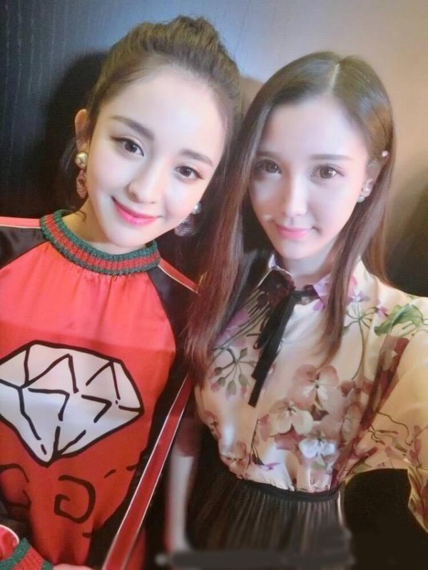 网红和明星的合照 这就是网红成不了明星的原因