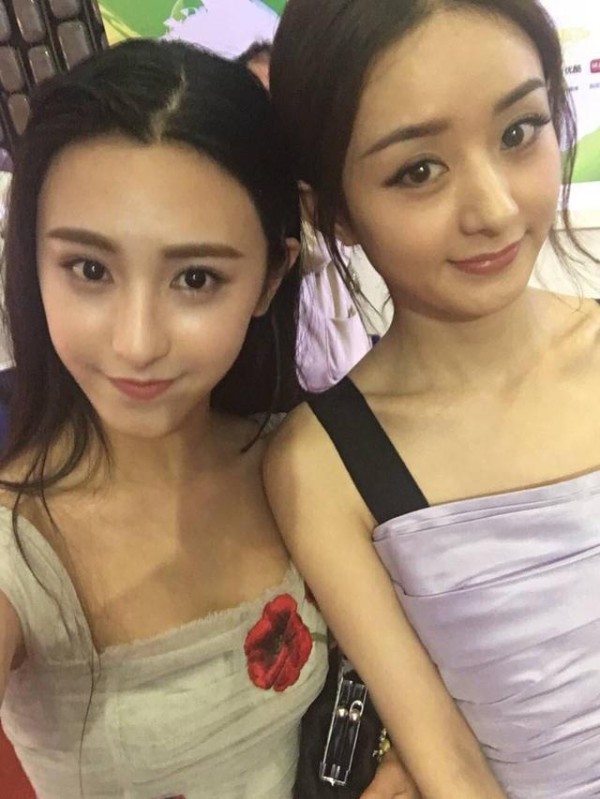 网红和明星的合照 这就是网红成不了明星的原因