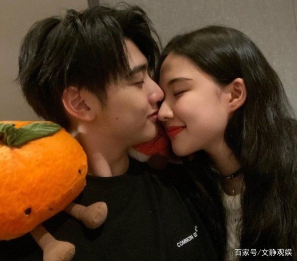 圈内又有一个男爱豆塌房！热吻旧照被传开，路人：不拍吻戏可惜了