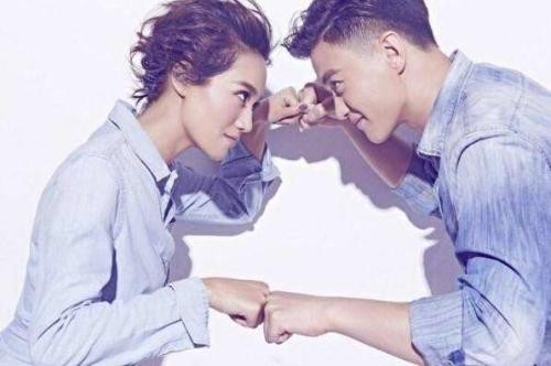主持人朱丹情史，朱丹结过几次婚有过几段情史，第一任老公是谁？