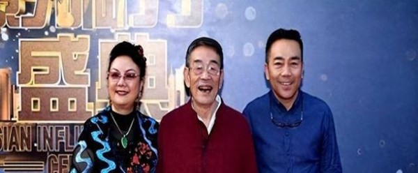 正妻小三同住，私生子也带回家？杨议隐藏的体面全崩溃了