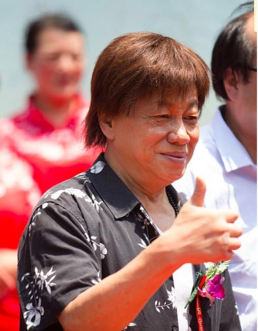 据悉，梁小龙曾经出演过《霍元甲》、《陈真》等剧，在2003年受周星驰邀请出演《功夫》中“火云邪神”一角，再度翻红。