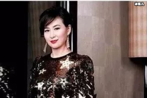 赌王家族真正发言人出炉？何超琼成功引众人注意