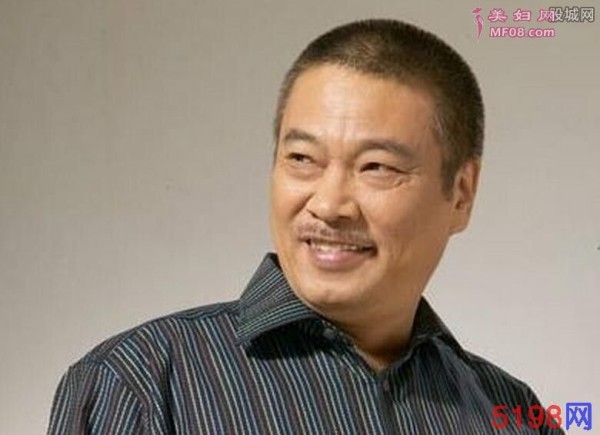 揭秘8大明星借钱度日的尴尬往事
