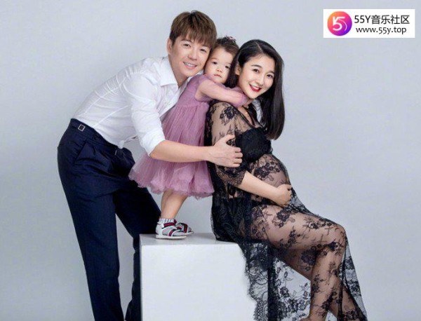吴雅婷王栎鑫和孩子