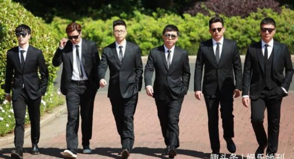 “男人帮”5周年再次相聚，严敏一行为引网友不满：什么意思？