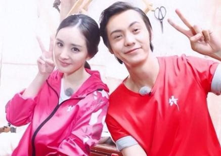 杨幂与陈伟霆曾经绯闻不断，尽管如此，也不能掩盖努力工作的态度
