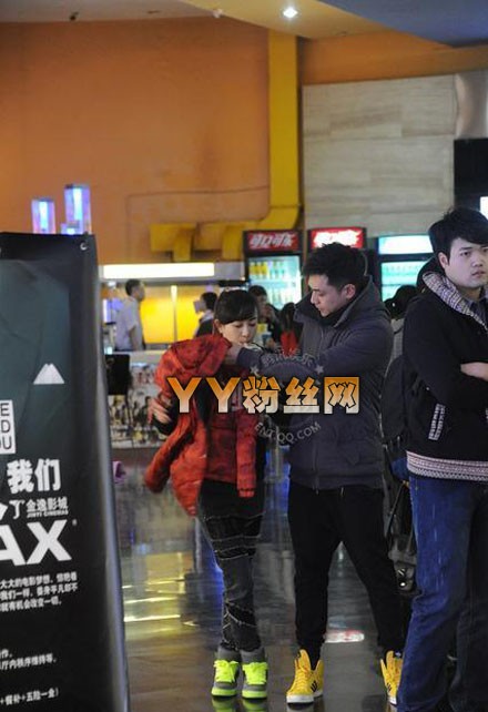 张檬的男朋友曝光俩人当街热吻 其历任绯闻男友大揭秘