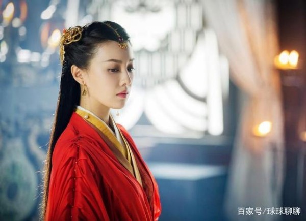 金星口中用140桶矿泉水洗澡的女明星，如今在《扶摇》中成这样！