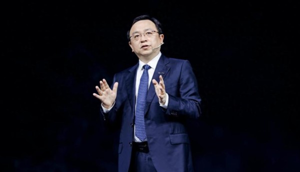 比亚迪“老板娘”李柯透露：王传福每天要工作16小时，几乎无休