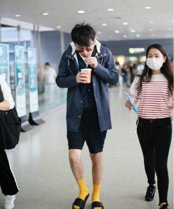 娱乐圈中把袜子外穿的明星们，雷佳音惨不忍睹，杨洋却是帅到爆炸