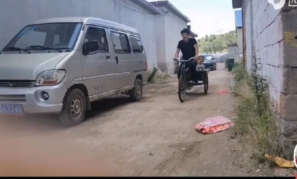 数云：从平淡到向往，小吕与老王的闲适生活之旅