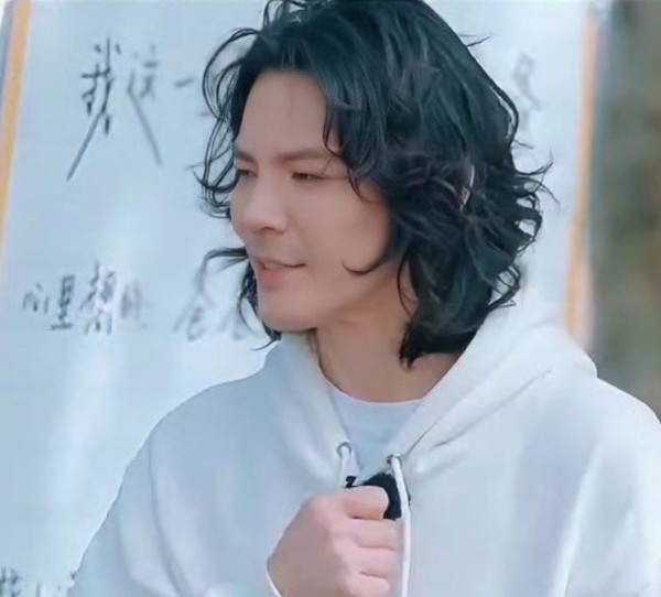 向佐郭碧婷感情真相：不畏外界眼光，坚定走自己的路