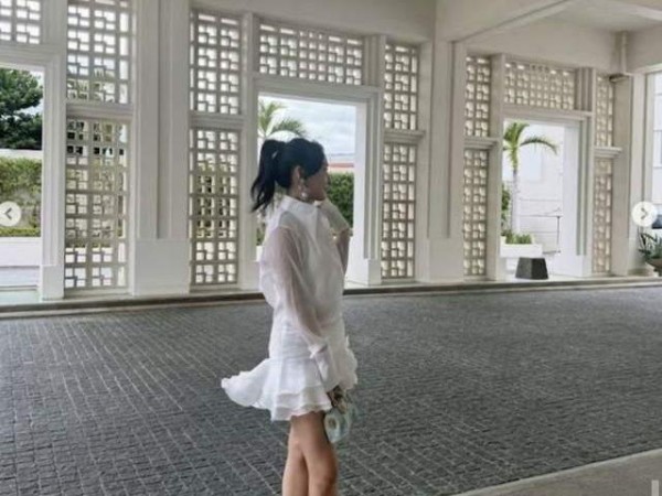 新恋情？TVB小花晒与男友人暧昧合照，入行后曾与多位男艺人绯闻