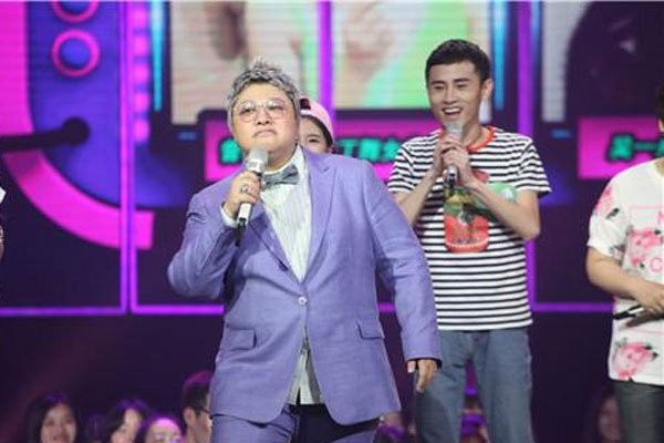 李健和韩红关系 李健唱歌韩红撇嘴的事情