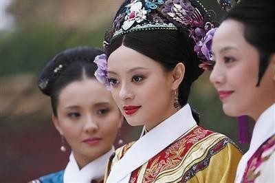 甄嬛传：宫中盛传甄嬛的孩子非皇上亲生，果郡王却为何漠不关心？