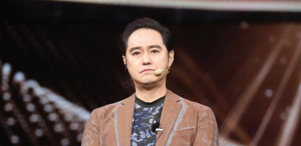 他是演员世家，一气之下退圈被张国立劝回，今43岁靠演反派走红