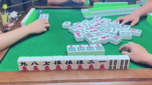 四川麻将：两下就打缺，盗版极品海底捞月，全场消费与我无关！