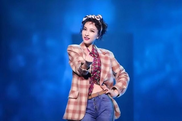 39岁吴昕至今未婚，她走到现在这一步，杜海涛的责任其实很大