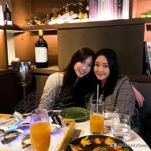 7对神仙颜值港圈女神母女档！李丽珍25岁女儿貌美出尘