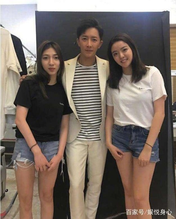人物说：她父母的感情从贫寒中走到完美，她的却从富有走到结束