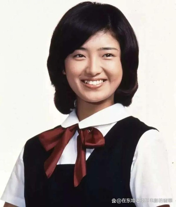 血疑里的山口百惠：从荧幕到生活中的女神