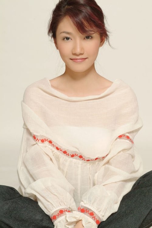 杨烁的老婆的照片个人资料 因戏生情和王黎雯是一对夫妻
