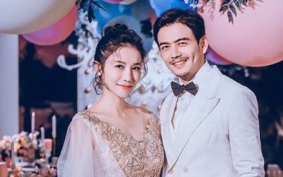 杨烁深夜与女子回家,杨烁老婆王黎雯照片个人资料
