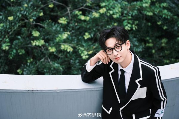 齐思钧：把挑战变成机会 永远向上向前