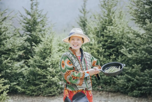 龚琳娜在大理的惬意生活