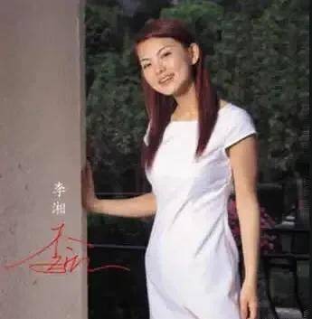 “有钱人”李湘的夺爱往事，和她背后的三个男人