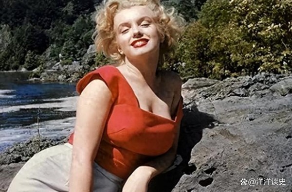 1962年，美国记者偷拍梦露与肯尼迪约会，穿着透明钻石裙魅惑妖娆