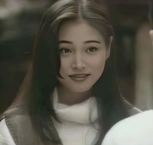 演员张延：嫁大5岁香港丈夫，婚后生一女，如今女儿比她还漂亮