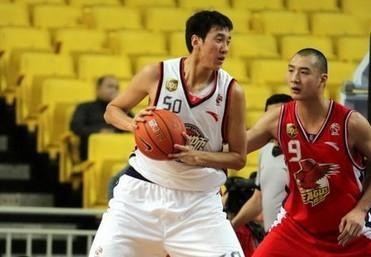 90后最早的姚明接班人、如今连CBA都打不上 现状不及周琦