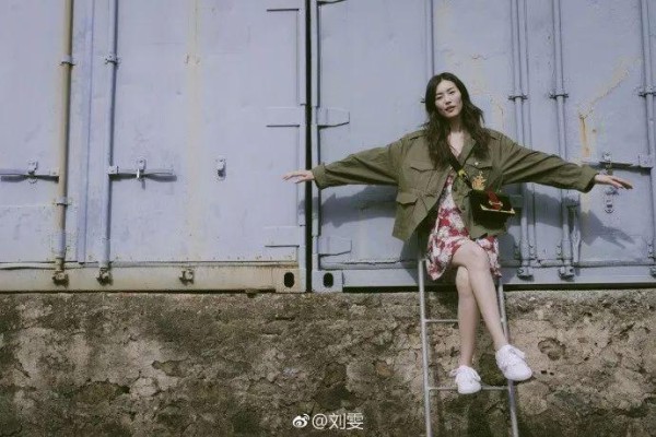何穗刘雯因这个男人结下矛盾，维密秀场也和奚梦瑶闹不合？